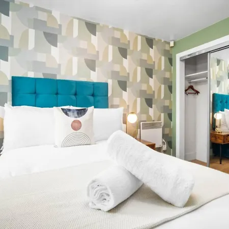 Luxe Centre - 2 Bedroom - Secure Parking - Balcony - Rated -11a * Birmingam