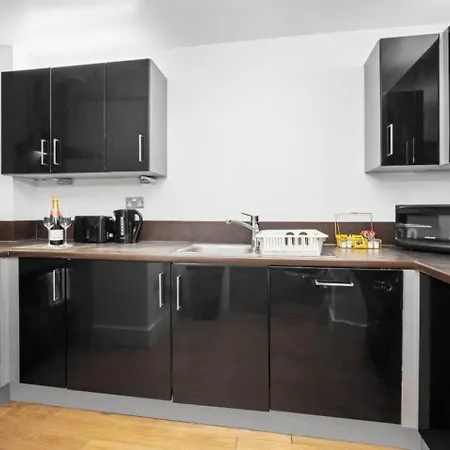 Apartamento Luxe Centre - 2 Bedroom - Secure Parking - Balcony - Rated -11a Birmingam