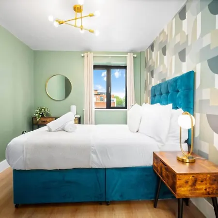 Apartmán Luxe Centre - 2 Bedroom - Secure Parking - Balcony - Rated -11a *
