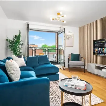 Apartmán Luxe Centre - 2 Bedroom - Secure Parking - Balcony - Rated -11a